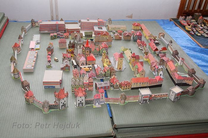 Papírový velbloud 2011