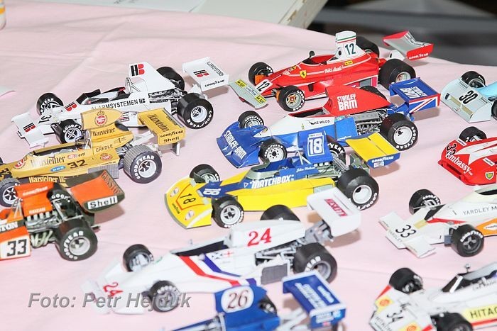 Papírový velbloud 2011