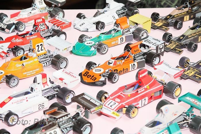 Papírový velbloud 2011