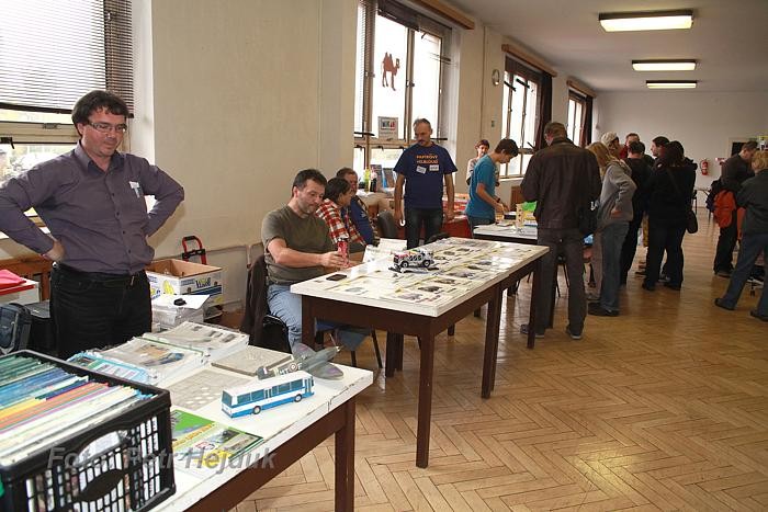 Papírový velbloud 2012