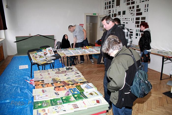 Papírový velbloud 2012